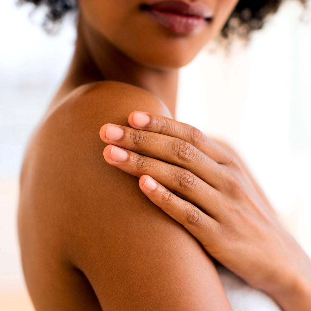 Olay Age Defying Body Wash with Vitamin E, 887 mL - Kenya