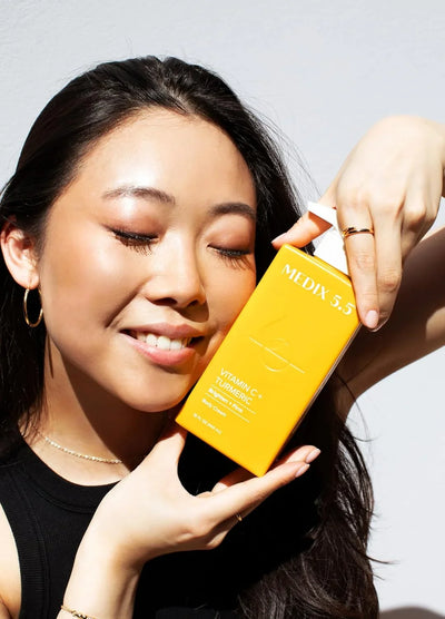 Medix 5.5 Vitamin C Turmeric Brightening Body Lotion - view 3